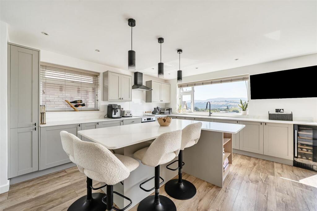 House in Llandrindod Wells - More