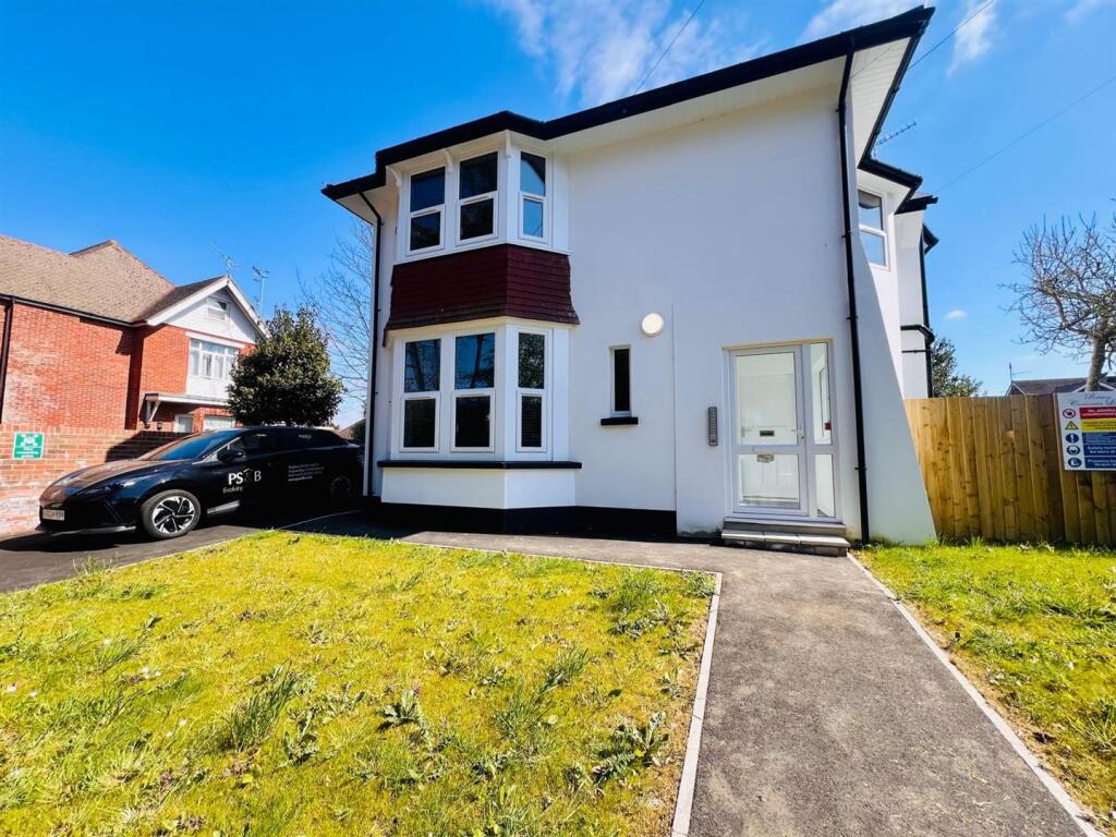 Main image of property: Room 3 Victoria Drive, Bognor Regis