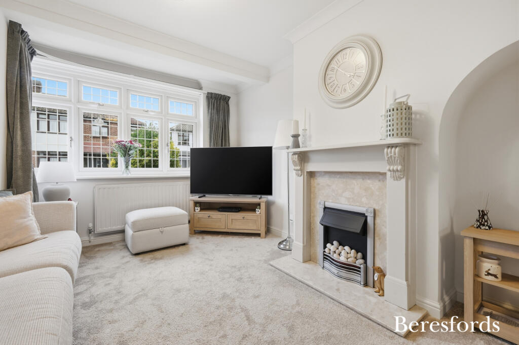 Abbotts Close, Romford, RM7 - More