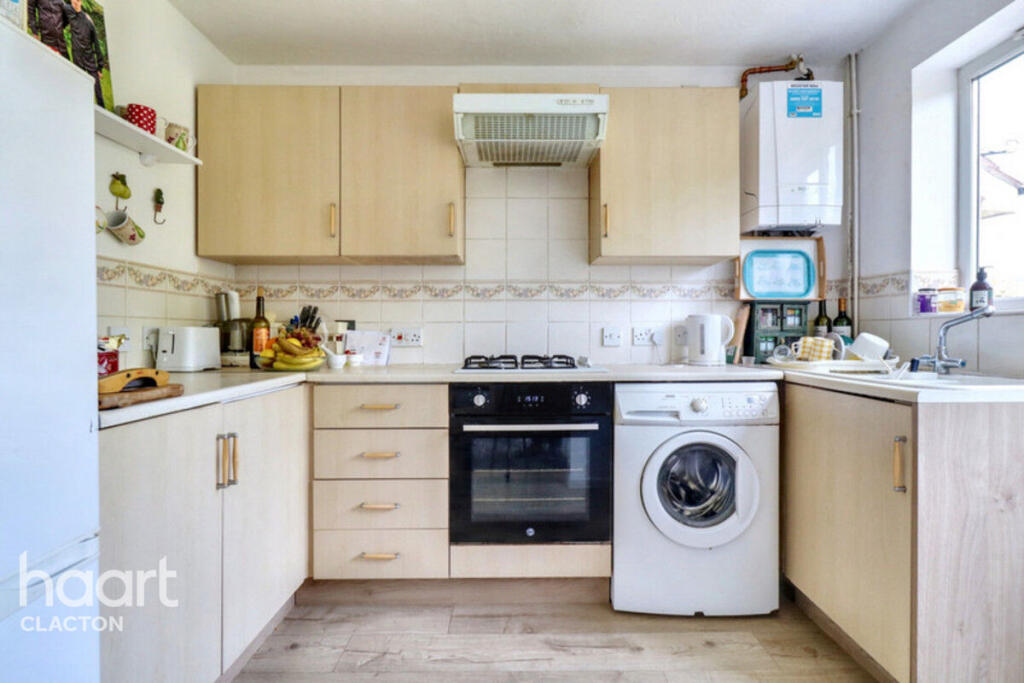 House in Clacton-on-Sea, Great Clacton - View 4