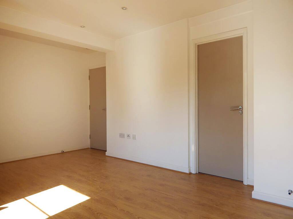 38 Cambridge Street, Aylesbury, Buckinghamshire photo 3