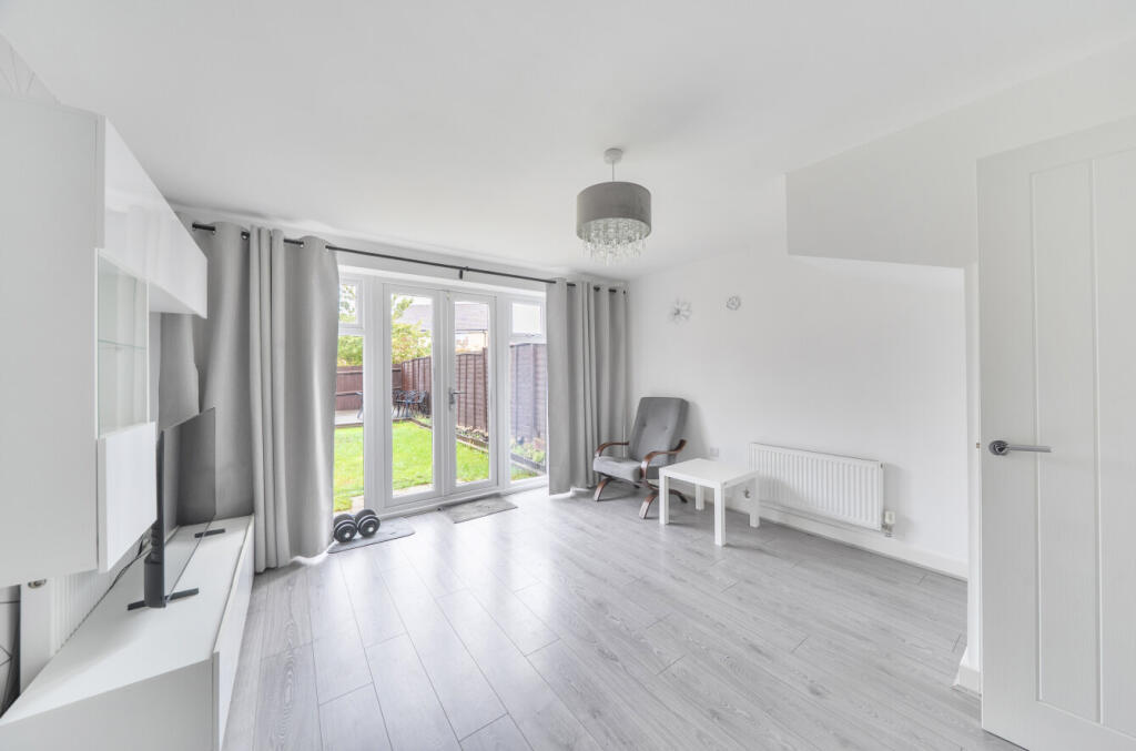 House in Luton - View 2