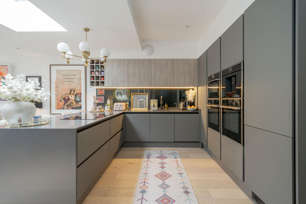 House in London - View 5