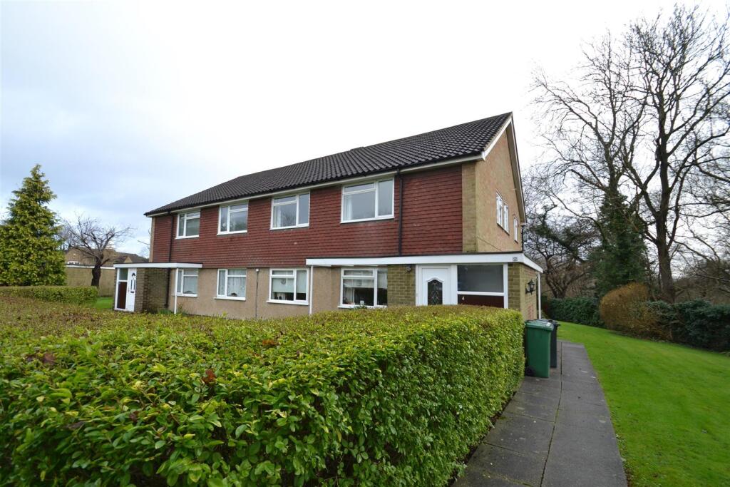 Main image of property: Rookwood Close, Merstham RH1 3AY