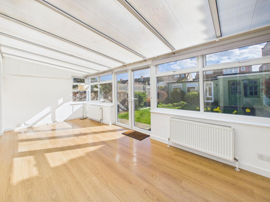 Livesay Crescent, Worthing, BN14 8AS photo 2