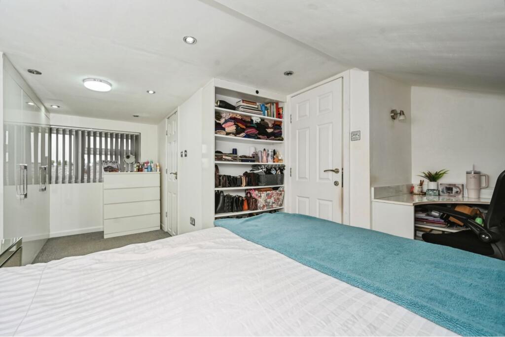 House in Bolton, Greater Manchester - View 4