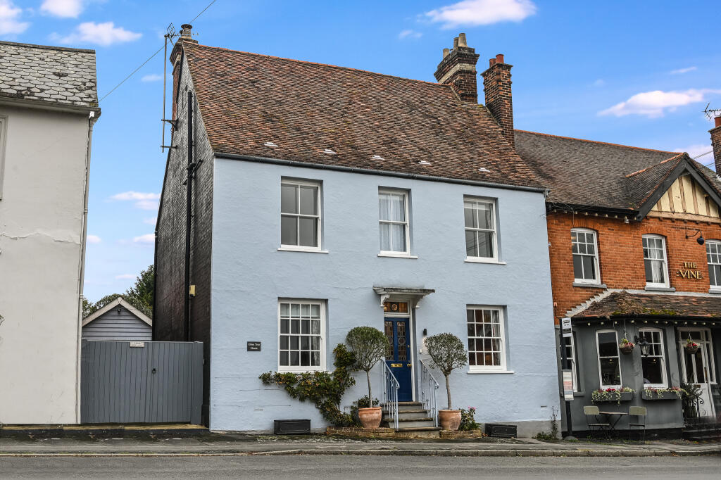 4 Bedroom House in CM7 4SP