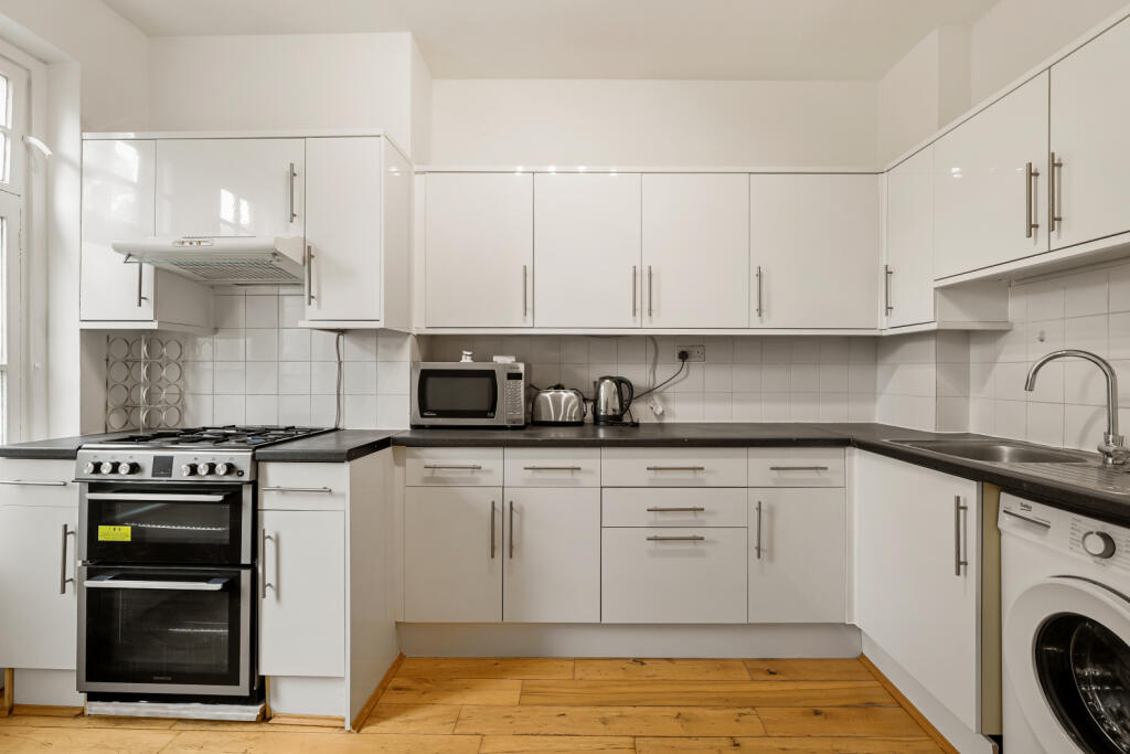 Apartment in London - More