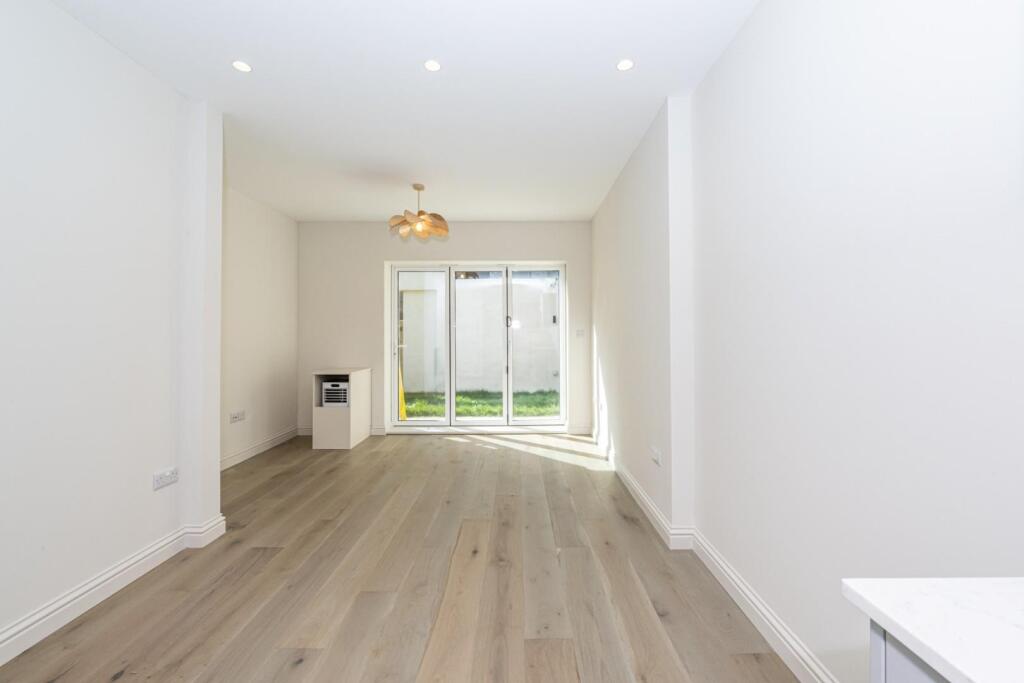 Apartment in London, Kilburn - More