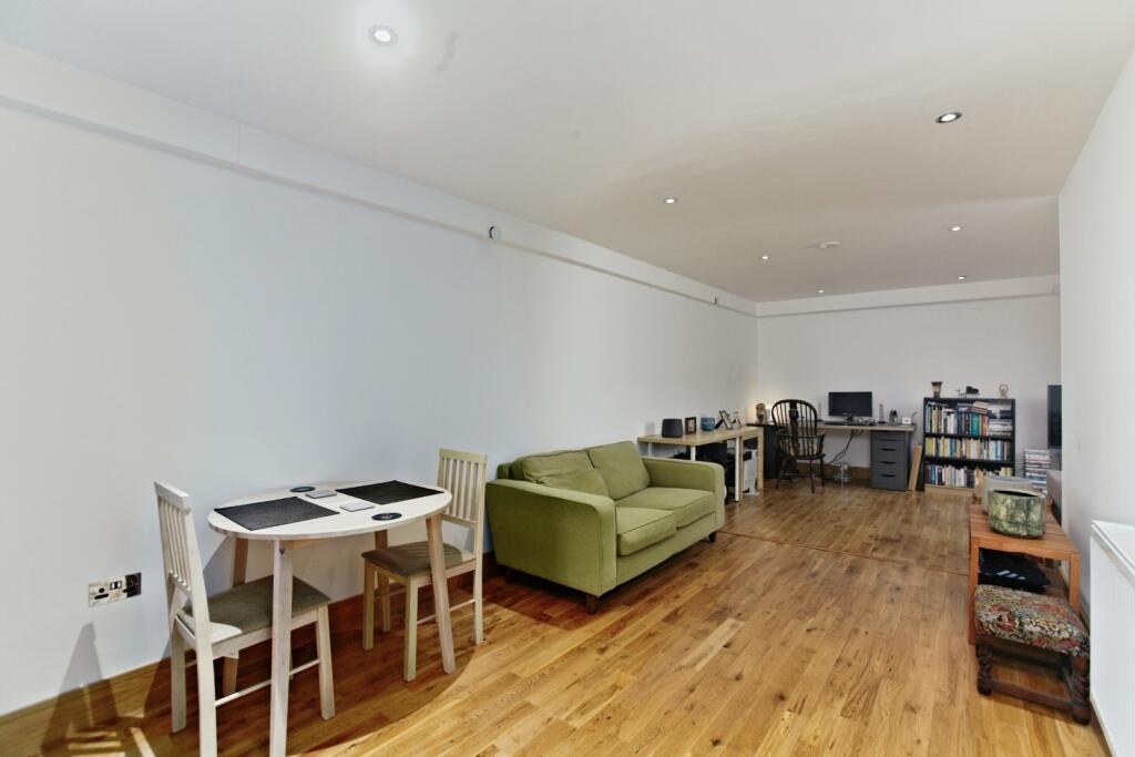 Main image of property: Scarbrook Road, Croydon, CR0