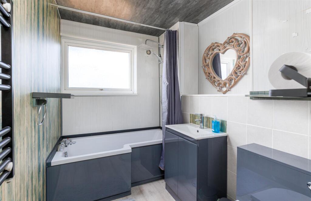 Apartment in Cowes, Isle of Wight - More