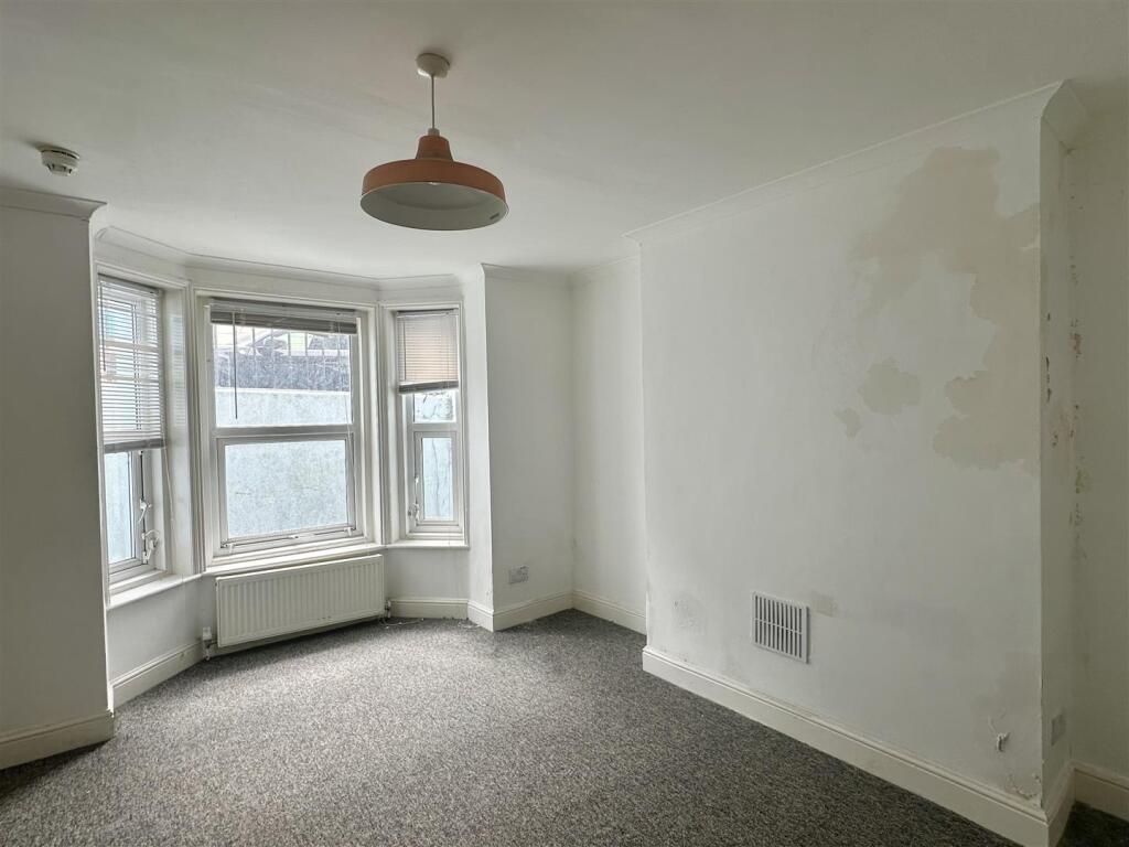 House in Tonbridge - View 4