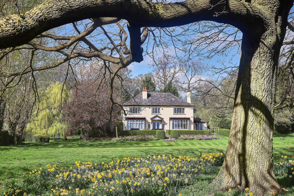 Main image of property: Wakefield Road, Pontefract, WF8