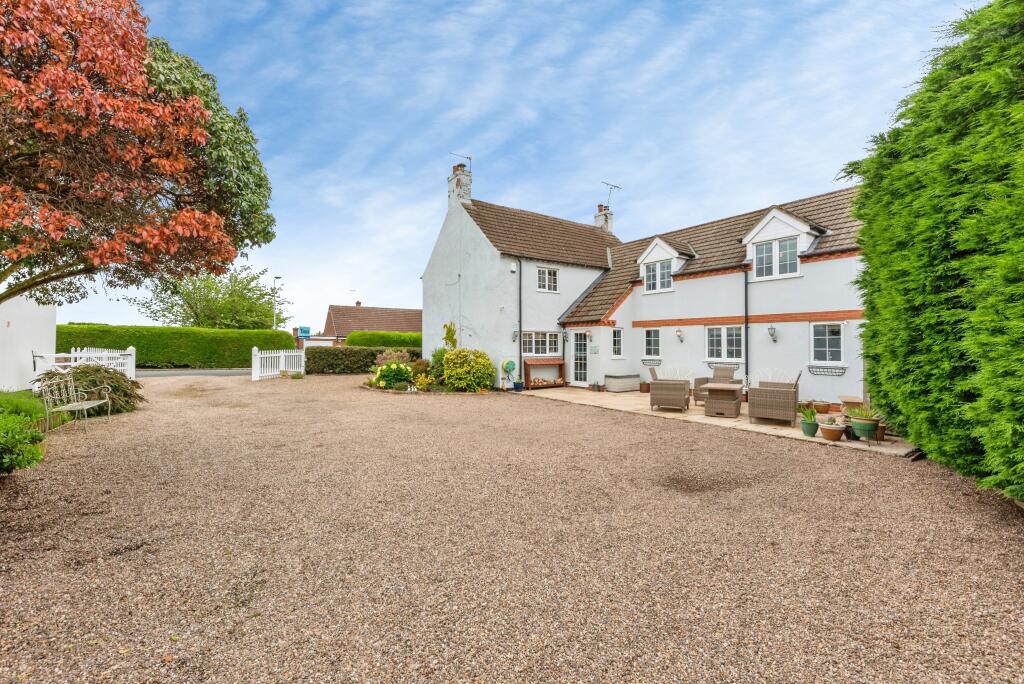 House in Newark and Sherwood, North Muskham - View 2