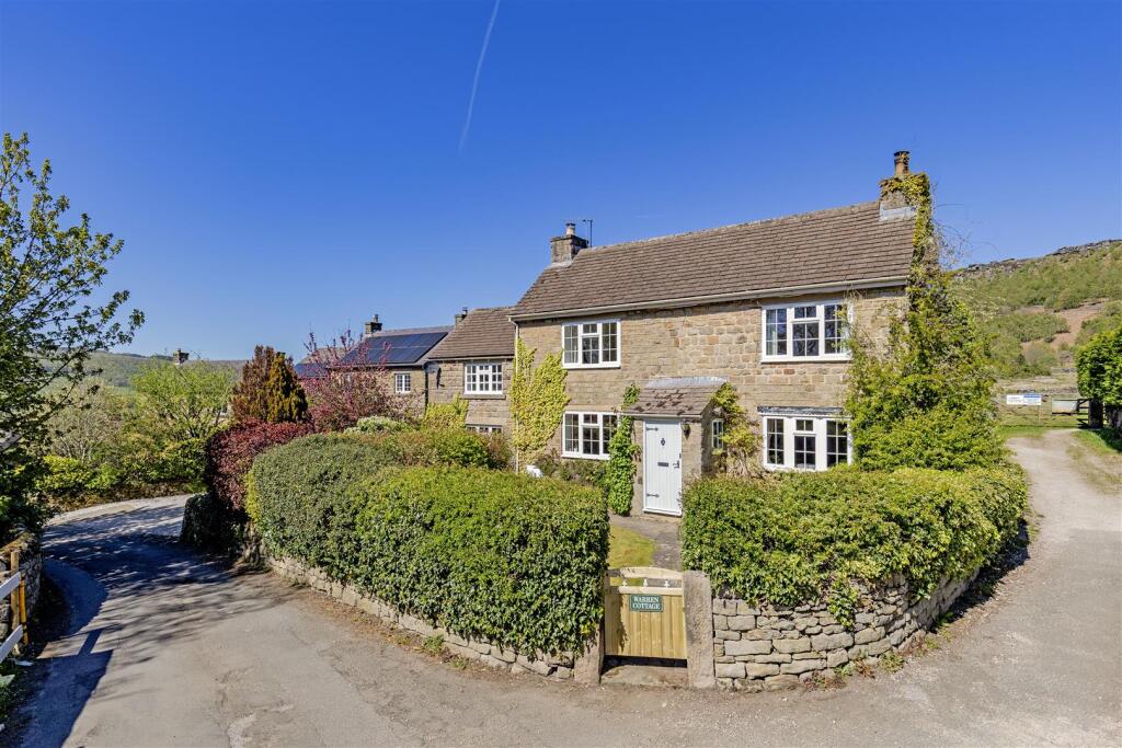 Main image of property: The Green, Curbar, Hope Valley