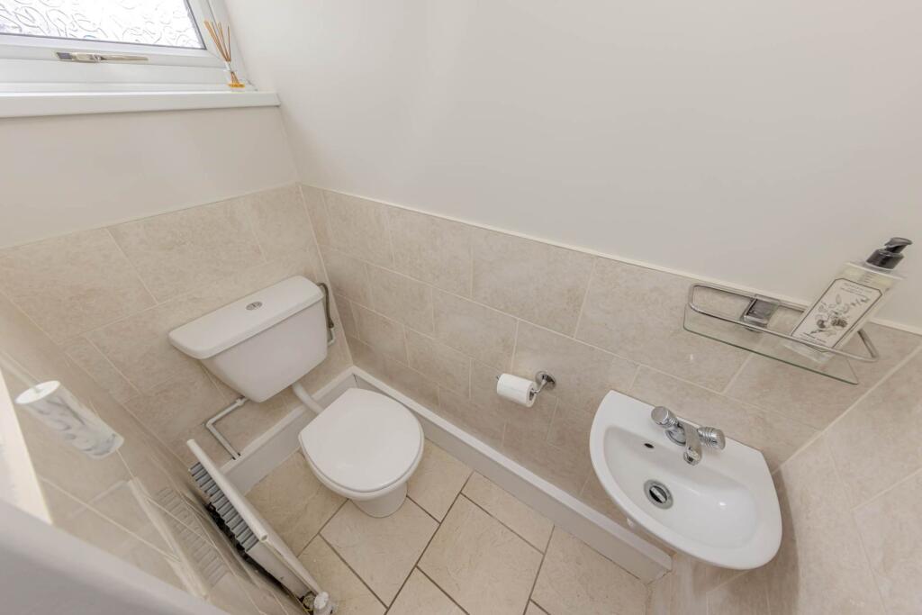 Renfrew Close, Newcastle, ST5 photo 3