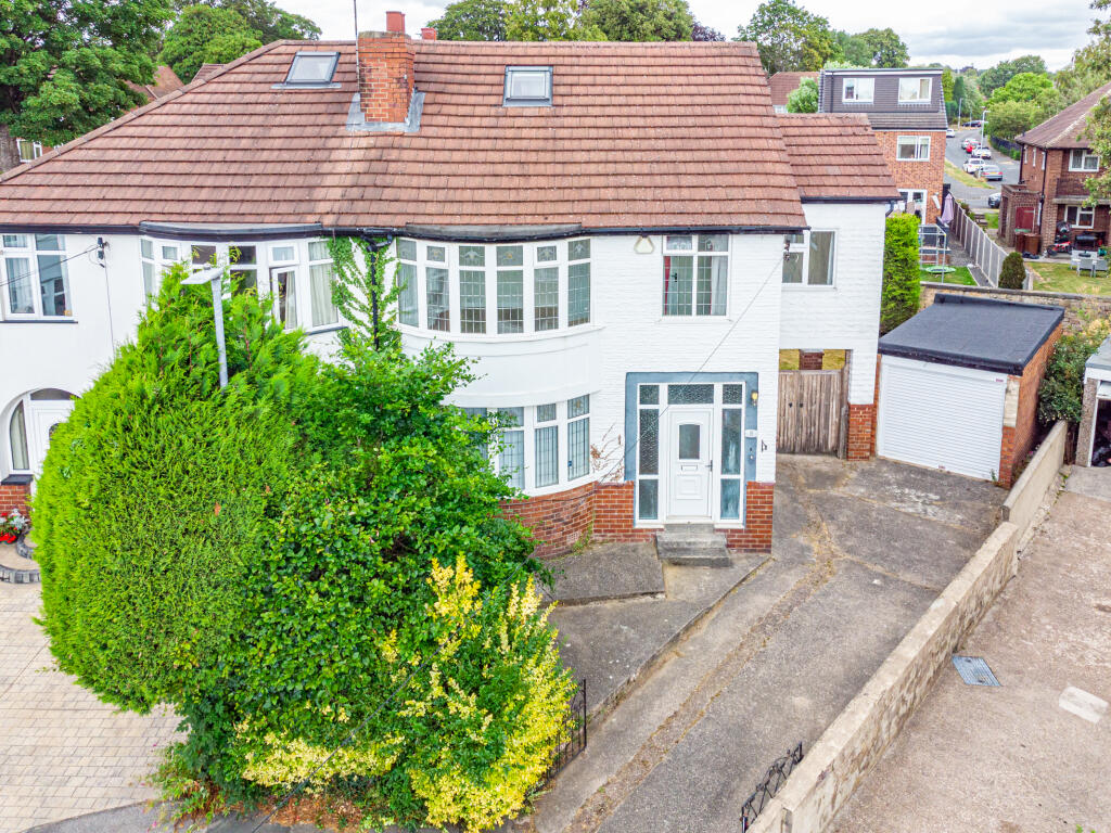 Main image of property: Moorland Walk, Leeds, LS17