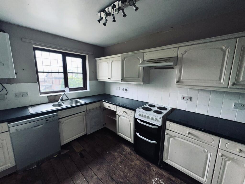 House in Oldham, Saddleworth - View 5