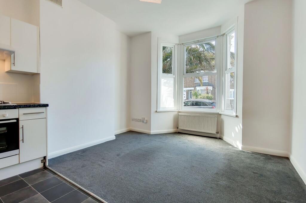 Apartment in London - View 5