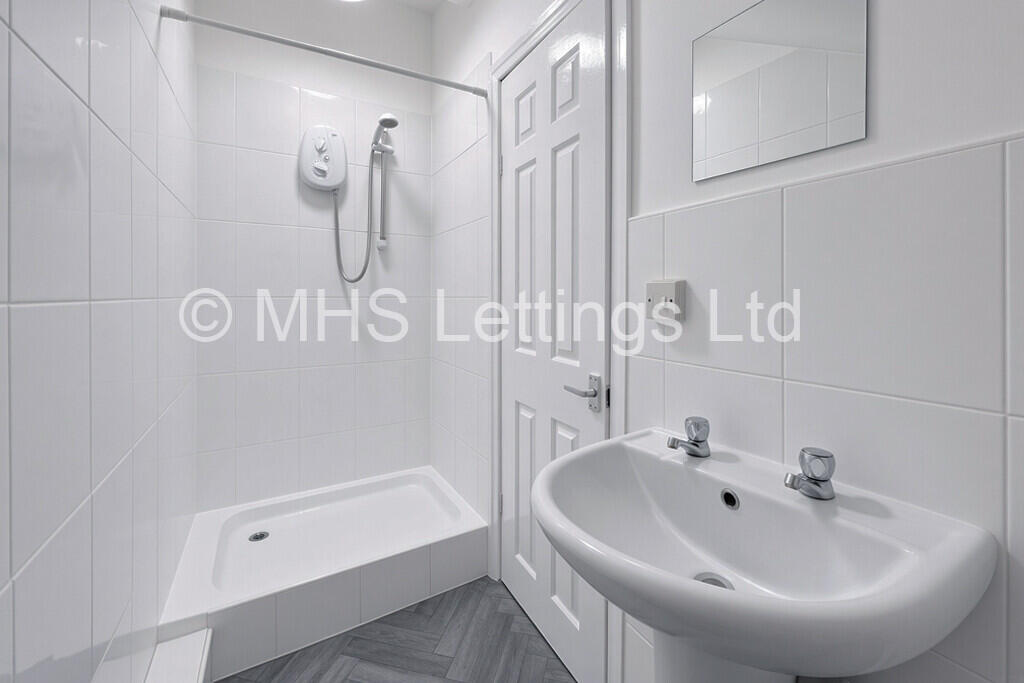Apartment in Leeds - More
