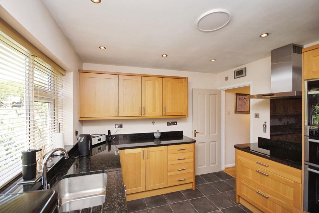 Hopton Road, Dursley, Gloucestershire, GL11 photo 4