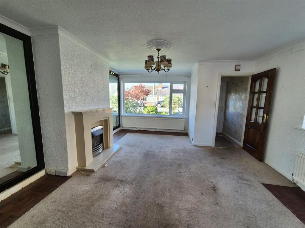 Richmond Drive, Lymm, Cheshire, WA13 photo 3