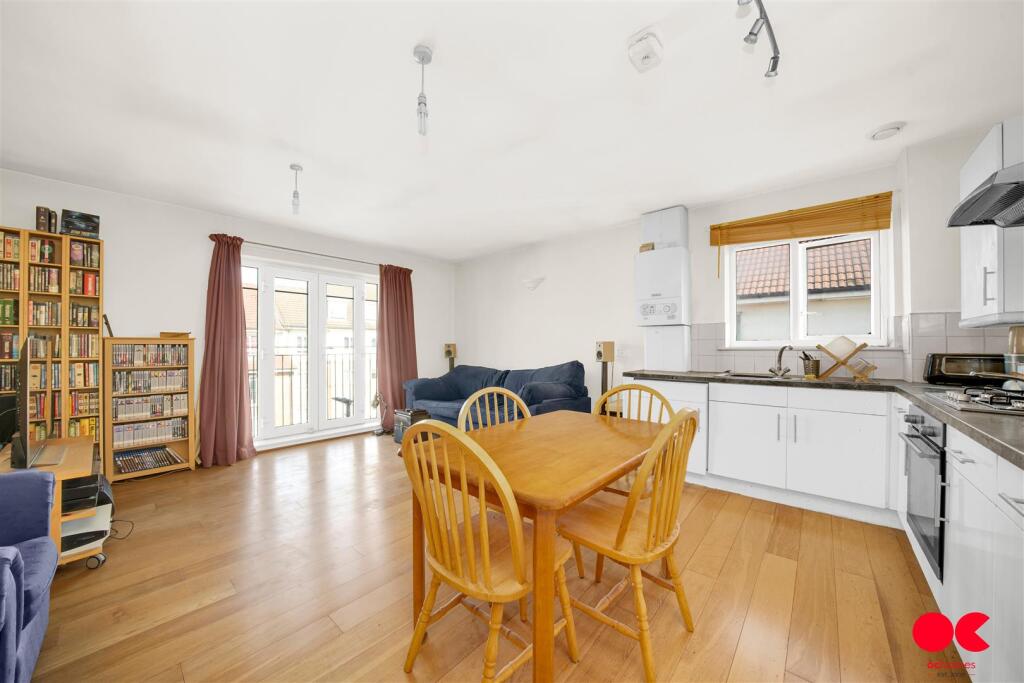 Apartment in London, Leyton - More
