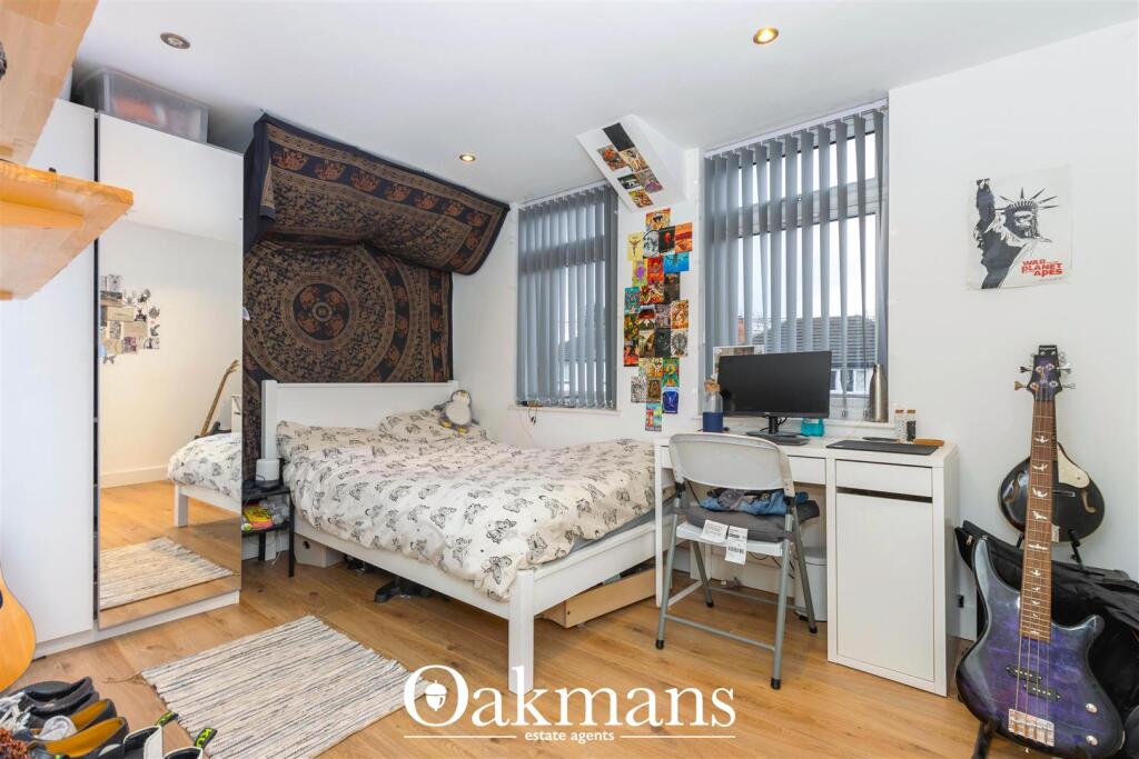 6 bedroom house for rent