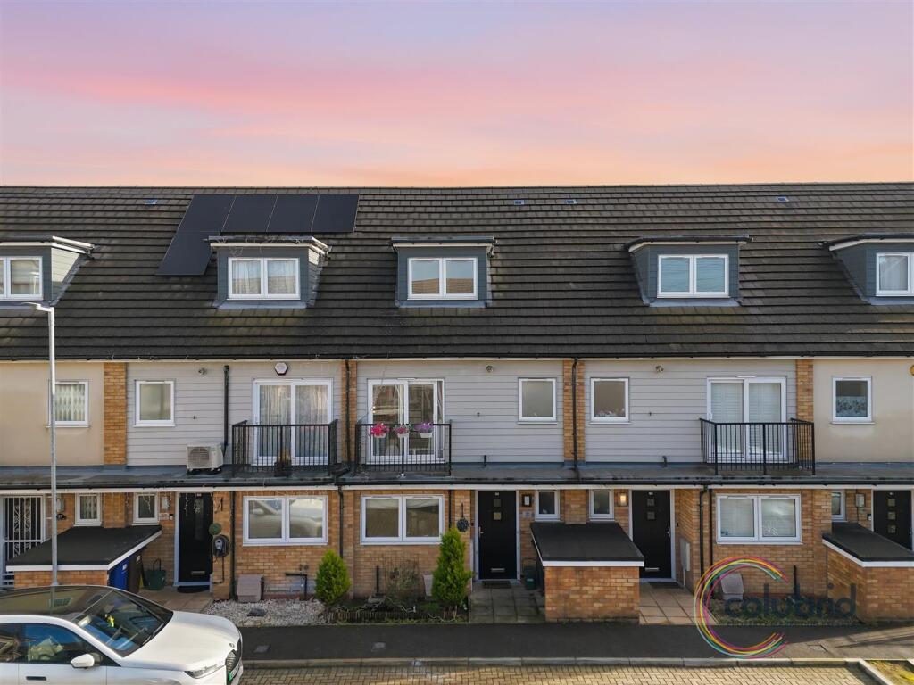 Main image of property: Sartoria Close, Grays