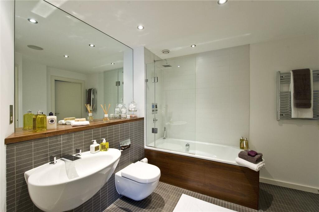 Apartment in London - More