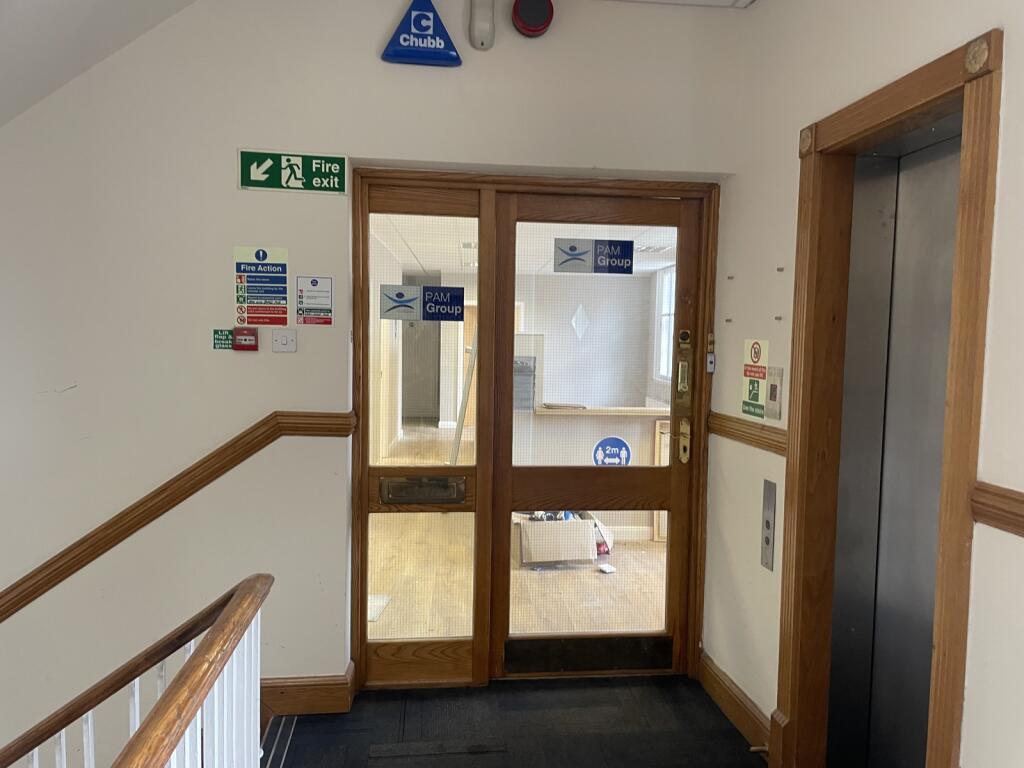 Photo 19