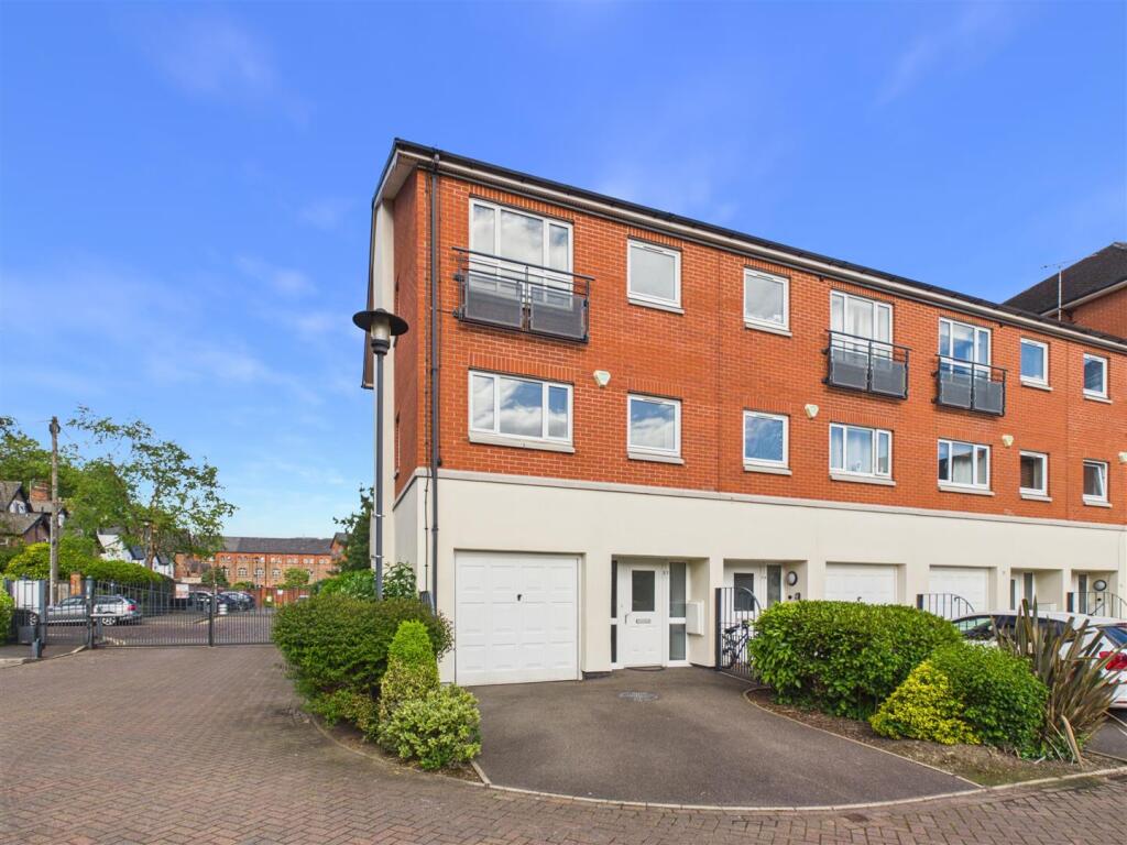 Main image of property: Park Wharf, Castle Marina, Nottingham