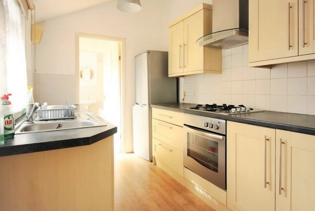 House in London - View 5
