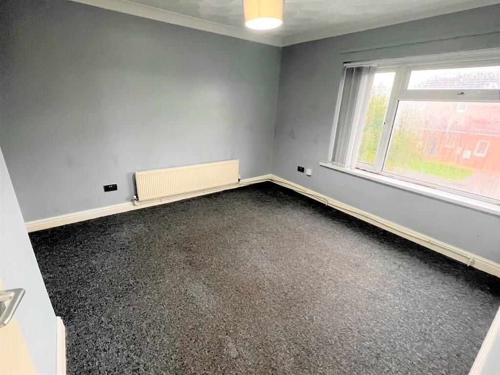 32 Courtis Road photo 2