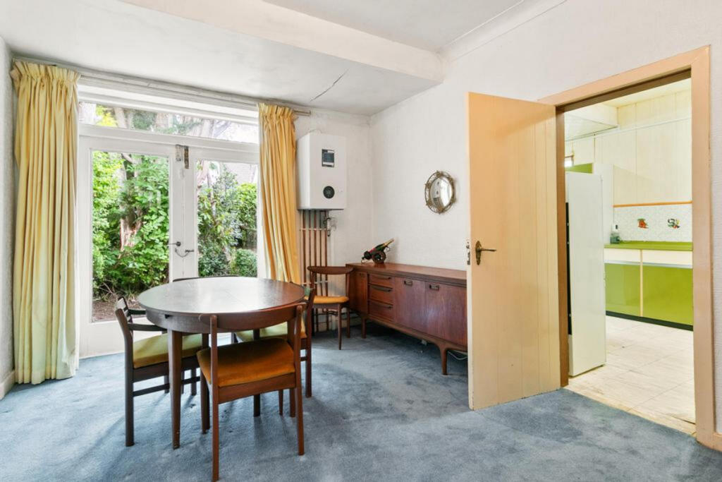 House in Glasgow, East Renfrewshire - More