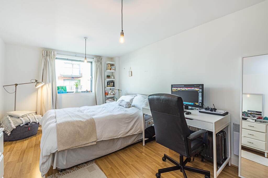 Apartment in London - More