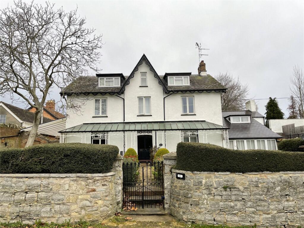 Main image of property: Holway Green, Taunton, TA1