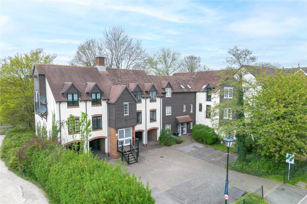 Apartment in Newbury, East Fields, Speenhamland - More