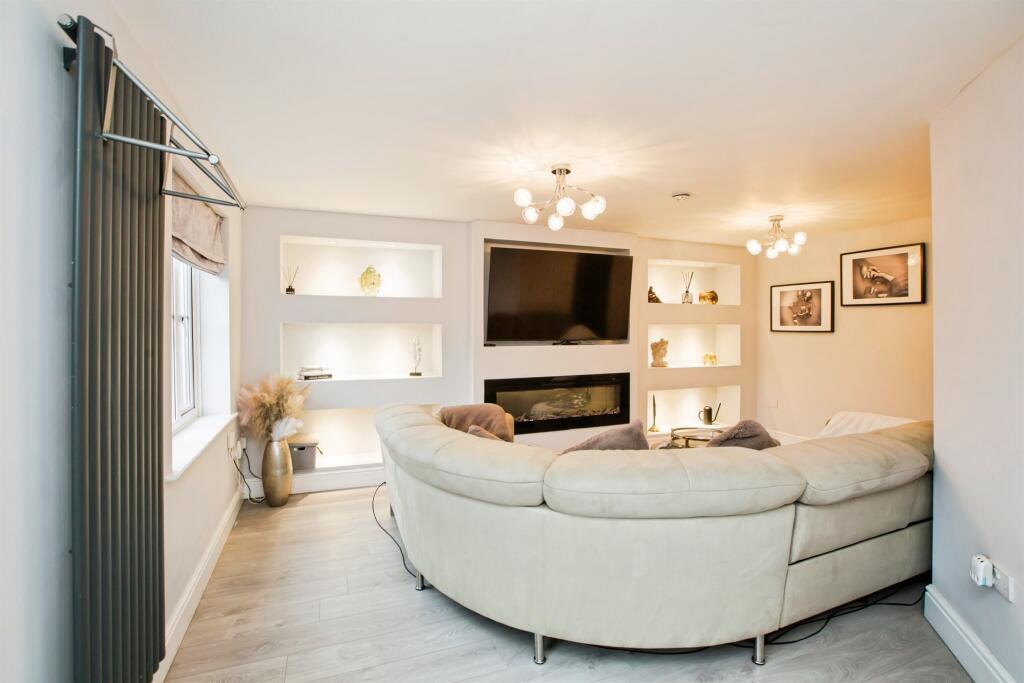 House in Calderdale, Upper Brockholes - View 5