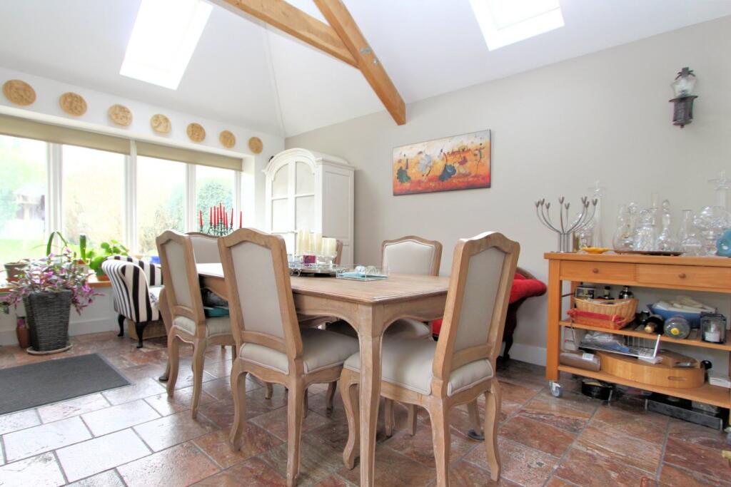 Bristol Road, Thornbury, BS35
