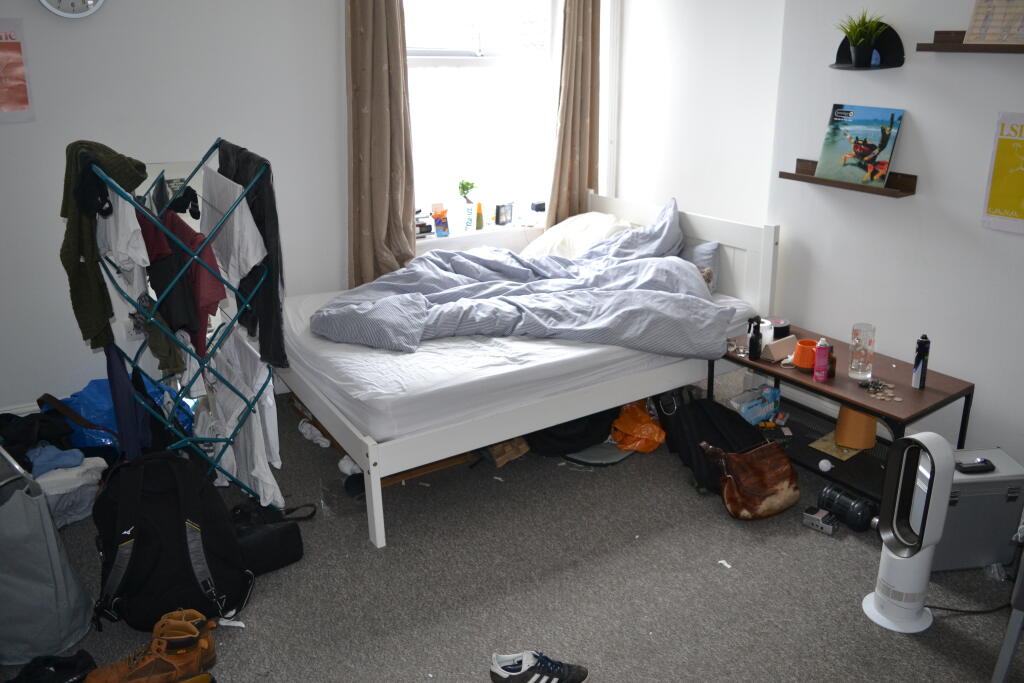 6 bedroom terraced house for rent