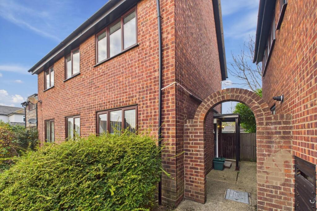 1-bed flat on Silcock Close, Colchester, £150,000