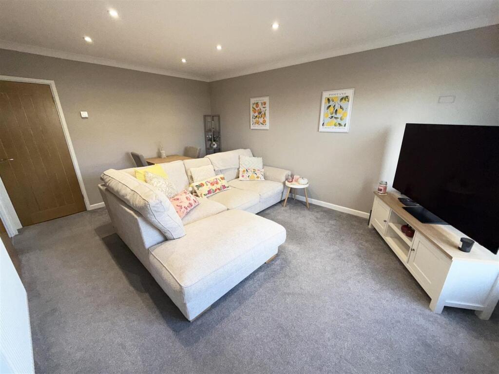 12, Almond Tree Close, Bridgwater photo 4