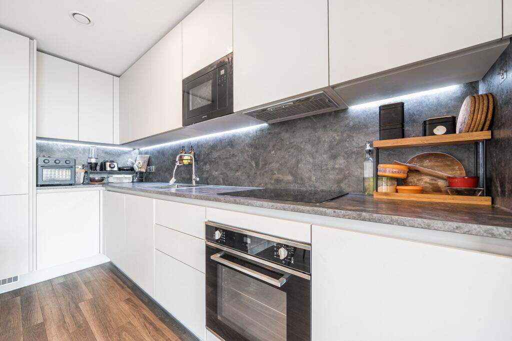 Apartment in London - View 5