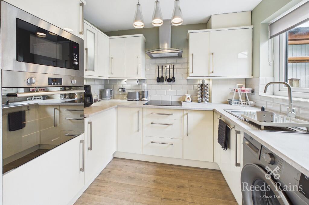 House in Bradford, West Yorkshire - View 3