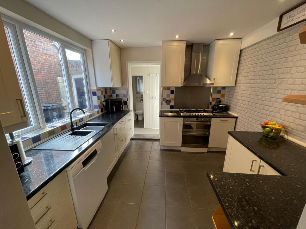 Midland Road, Raunds, Wellingborough, NN9 photo 2