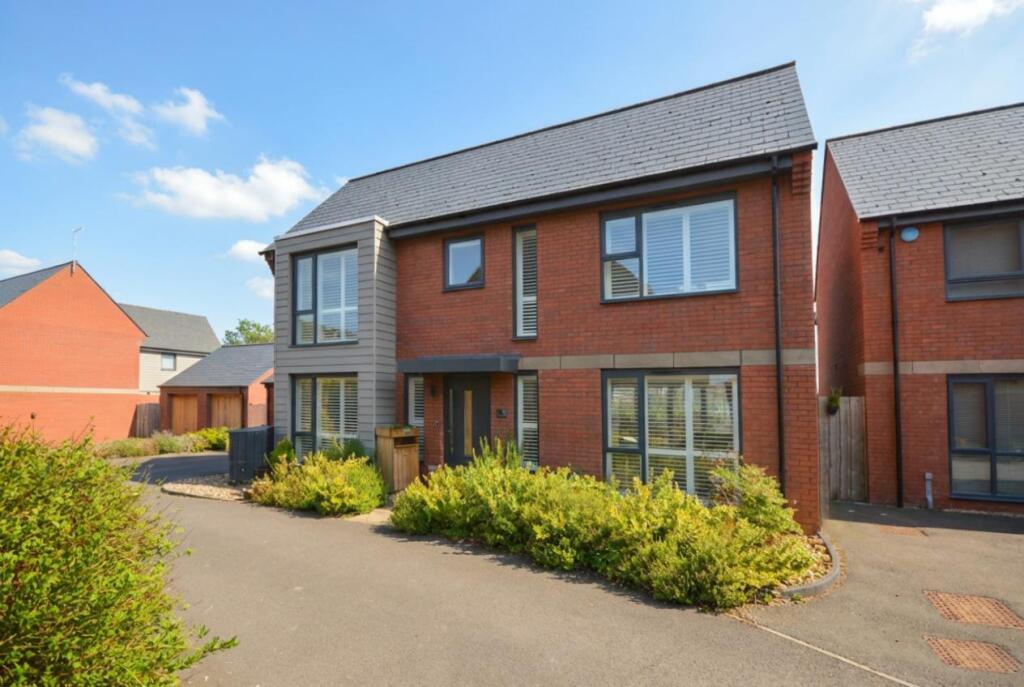 4-bed detached on Romulus Close, Keynsham, Bristol, £825,000