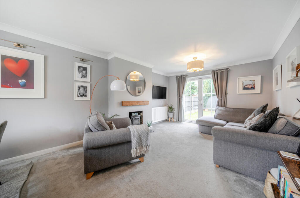 Broadfield, High Roding, Dunmow, Essex, CM6 photo 3