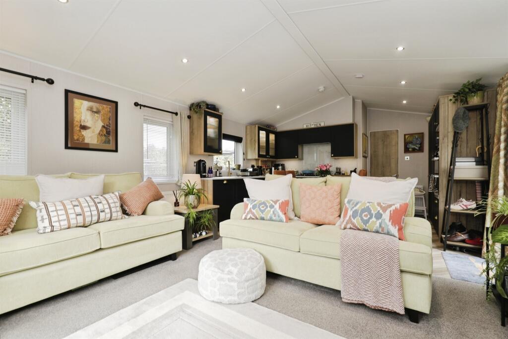 Otley Road, Beckwithshaw, Harrogate photo 3