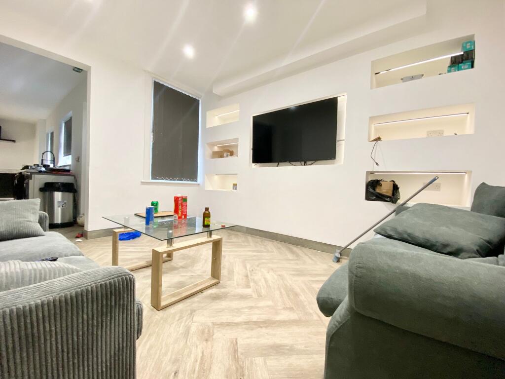 House in Nottingham - View 4